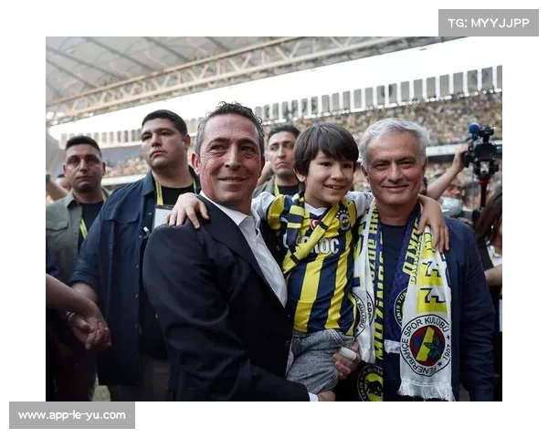 穆里尼奥坚持信任年轻防守球员，推动球队未来防线稳定成长持续性